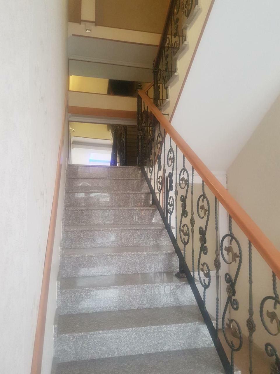 Hotel Leader Tbilissi Extérieur photo